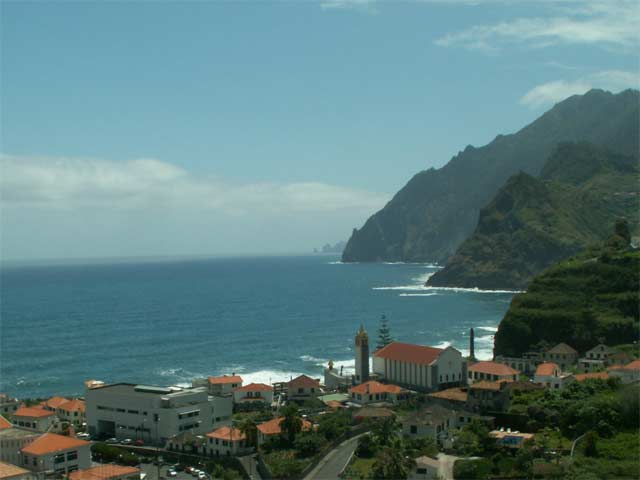 Madeira-Exklusiv.de - Beschreibung des Hotels Costa Linda in Porto da Cruz